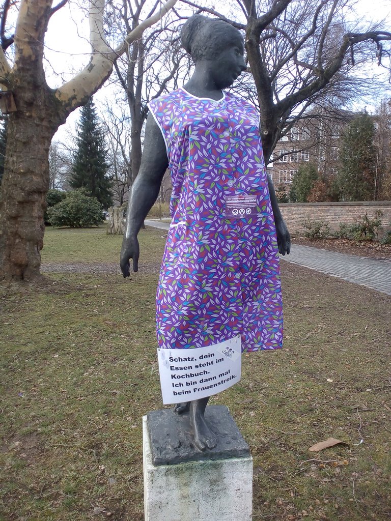 Klara_Fall1's tweet photo. Auch in Chemnitz
#C0803
#8M2019 https://t.co/DUtUgKWazc