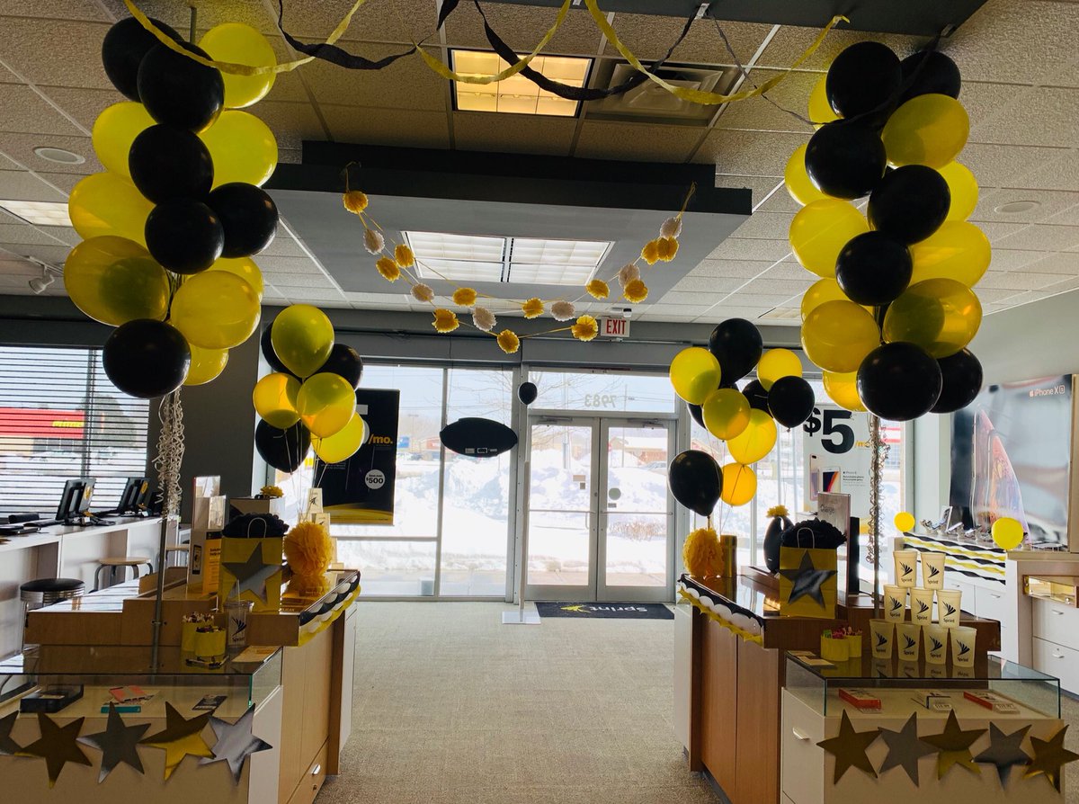 CiceroArch7983's tweet photo. Cicero’s ready for the S10!💪🏽💪🏽 #GalaxySprintFam #NETrailblazers @FrawleyChris https://t.co/ZJCcjcKJLU