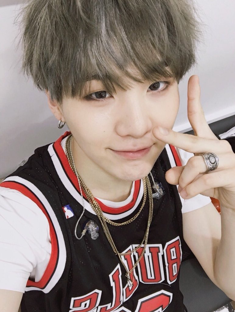 _vchim2O's tweet photo. みんゆんぎせんいるちゅっかへよ！！🐭♡
사랑해요🥰

#YoongiDay 
#MinYoongi 
#HAPPYSUGADAY https://t.co/KpFEEH9Elp