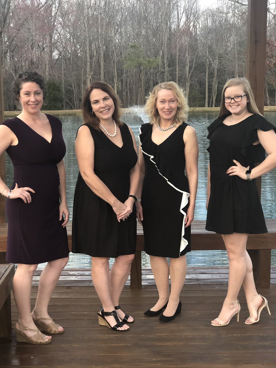 Happy International Women’s Day!
 
The women of the FV Chamber of Commerce salute the female professionals, business owners and managers, educators, community leaders and volunteers in our community!