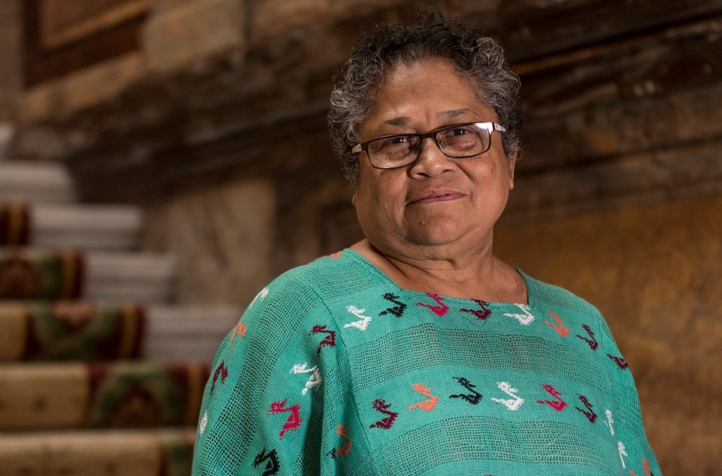 “Hacen falta políticas públicas que garanticen la autonomía económica de las mujeres indígenas” señaló <a href="/MyrnaCunningham/">Myrna Cunningham</a> , presidenta del #FILAC, en entrevista con  #SOMOS IBEROAMÉRICA filac.org/wp/comunicacio…

#diainternacionaldelamujer #somosindigenas