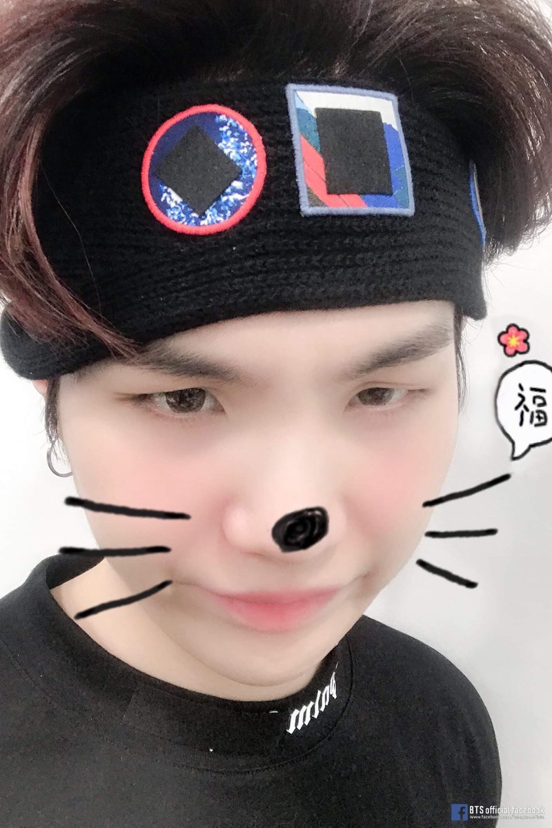 SnugglyJimin16's tweet photo. Happy Birthday to Yoongi! I hope all your wishes will be fulfilled :) Captivated by the lyrics you write and your rapping style, I am beyond proud to support you as an ARMY that loves you very much❤️💜 #YoongiWeLoveYou #yoongibirthday #SUGADAY @BTS_twt https://t.co/5nIdYrVmqO