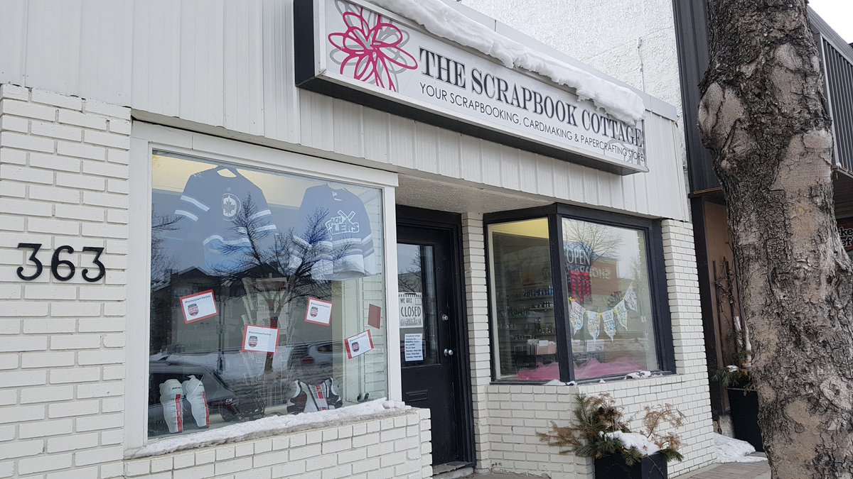 cityofsteinbach's tweet photo. We see your community hockey spirit Steinbach! #onemoresleep #hometownhockey #SteinbachMB @StbchChamber @EastmanEmploy @TheCarillon @driven2sew https://t.co/xNEZt4oYzz