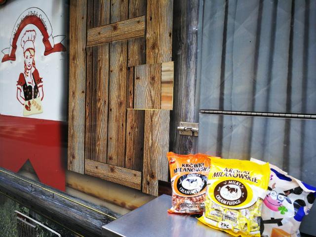 PolishCuisine's tweet photo. Park Ave and 47th street - #HappyInternationalWomensDay - Thank you for all that you do! We are giving away a special Polish treat #CreamFudge #Krowki to all the wonderful women who will be lunching with us today! Wszstkiego Najlepszego z okazji #DzienKobiet #Manhattan #NYC https://t.co/up1P64Wdsx