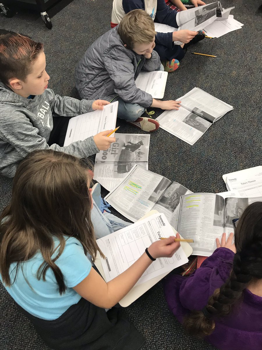 _mrsdrakesclass's tweet photo. Rereading drama and working on answering questions to understand theme @Techy_w_IT #ctvtopchef #wctopchef @JenJcran https://t.co/uKKbYHfsei