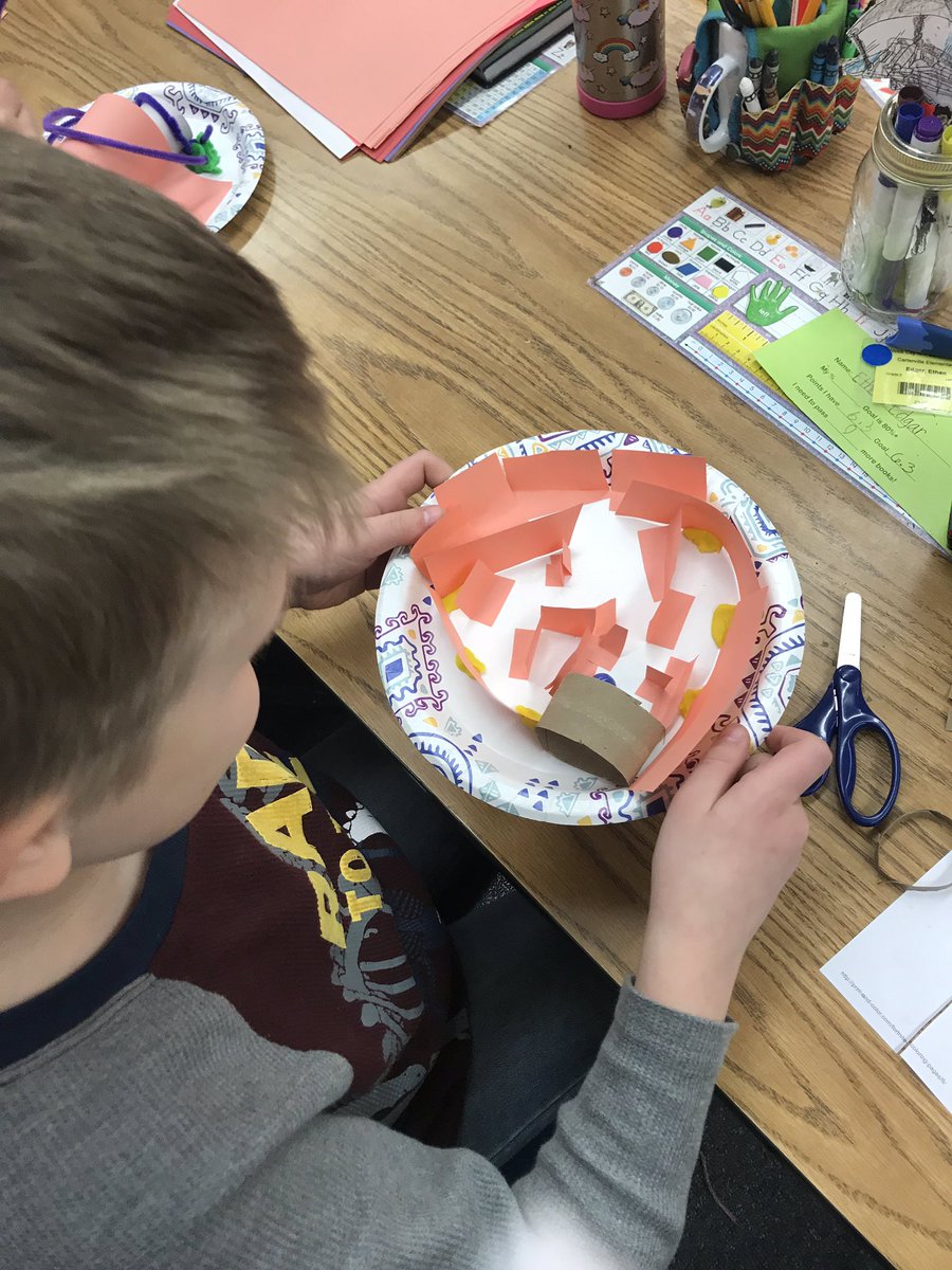 _mrsdrakesclass's tweet photo. STEM: marble maze fun for problem solving. We built, paused for reflections and adjustments, altered mazes, and then did inside/outside circle to share and play the each others mazes #wctopchef #ctvtopchef https://t.co/bQj71ATBa7