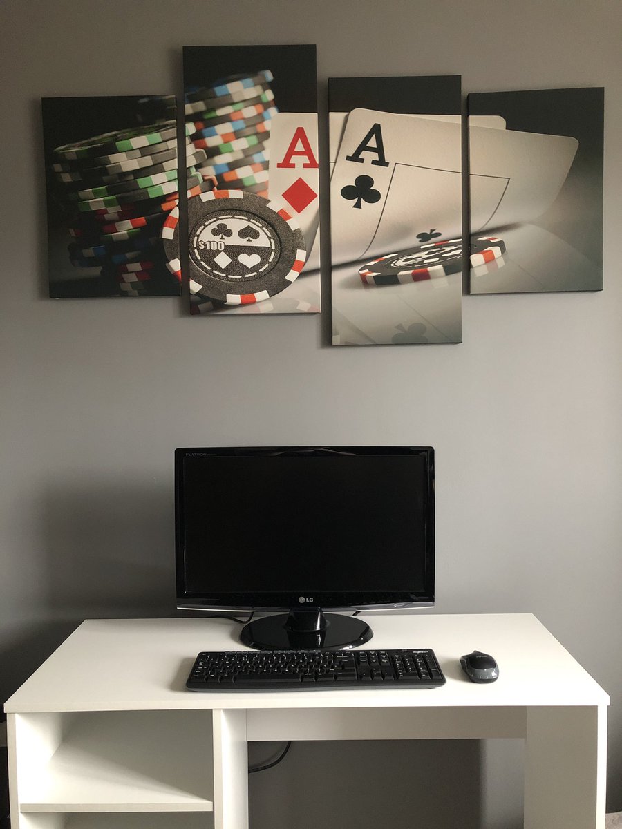 SMitchellPoker's tweet photo. So excited to have a proper set up at last! Now I can have a decent place to study and grind #microstakes #poker #microgrinder #setup https://t.co/NCFemZiNrM