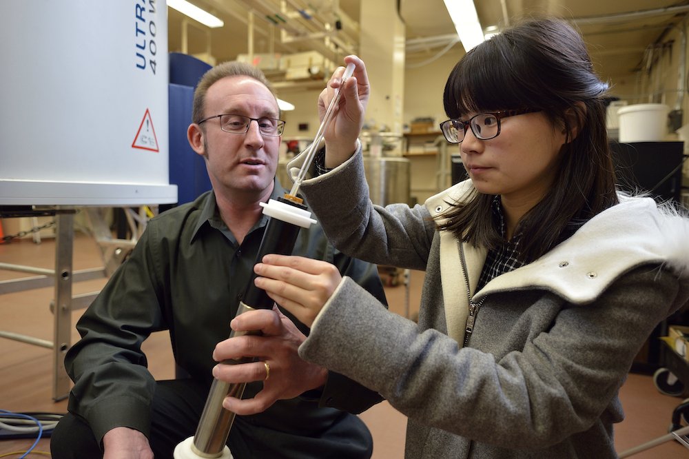 Professor Lou Madsen led an international, interdisciplinary collaboration in the discovery of a rare double helix structure (like DNA) in a synthetic #polymer system. This discovery opens up many potential applications. ow.ly/52Ln30nYpCZ