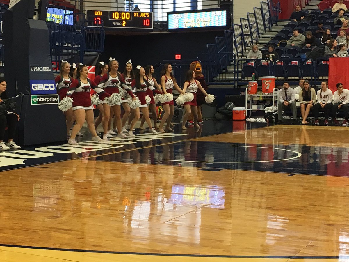 SJUHawks_WBB's tweet photo. Thank you @SJUPepBand @SJUcheer @SJUDanceTeam for the support today and the entire season. #THWND https://t.co/3zTG1IrAmv