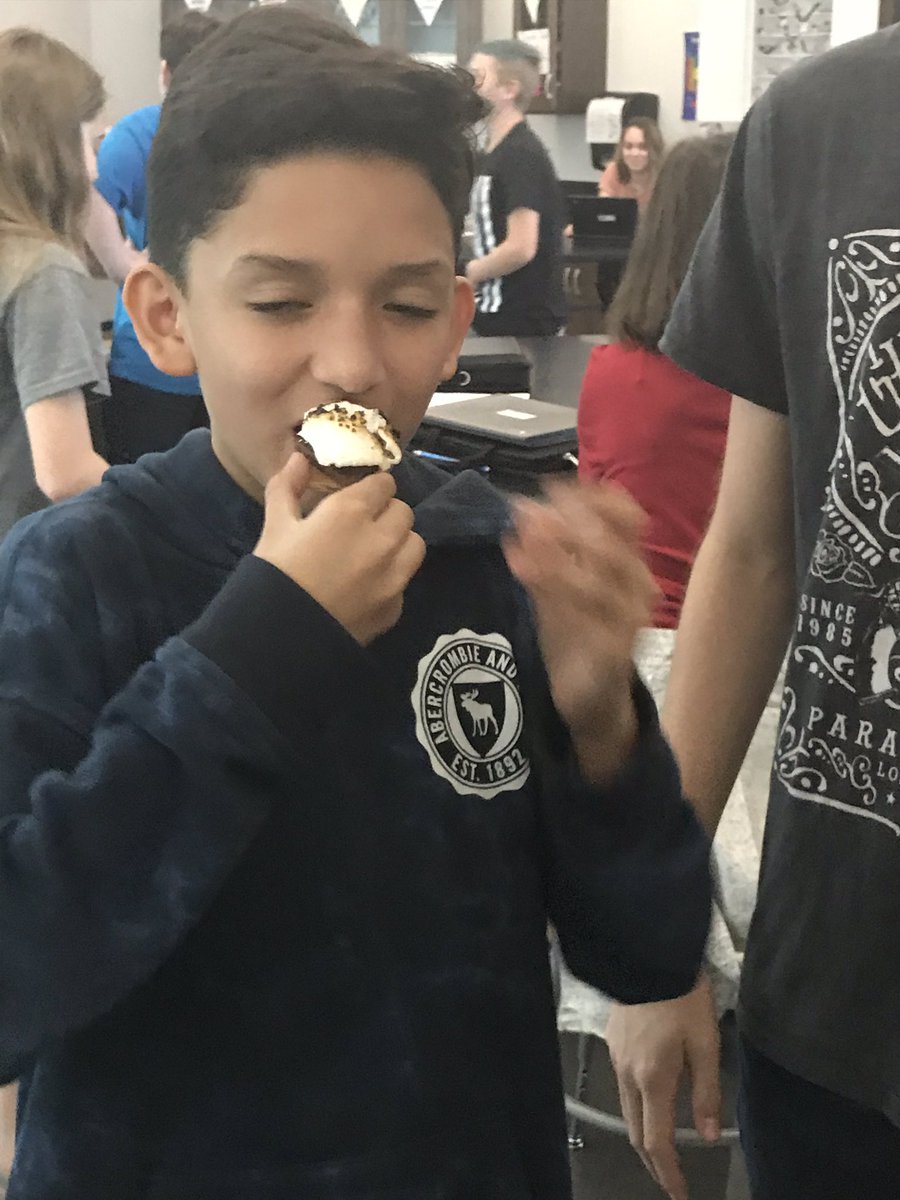 baumel_dawn's tweet image. Physical &amp;amp; chemical changes labs day3. It’s yummy too! #soaringintoscience @HofiusKISD