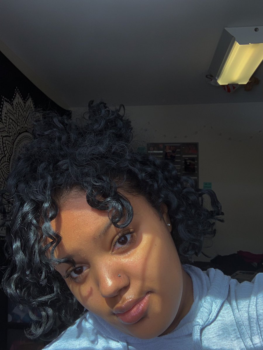 mariahivettee's tweet image. if y’all are contemplating on getting a #devacut I HIGHLY RECOMMEND you to just go for it. get rid of those loose strands &amp;amp; start your curly healthy hair journey. 
#devacurl #curlyhair #melanin