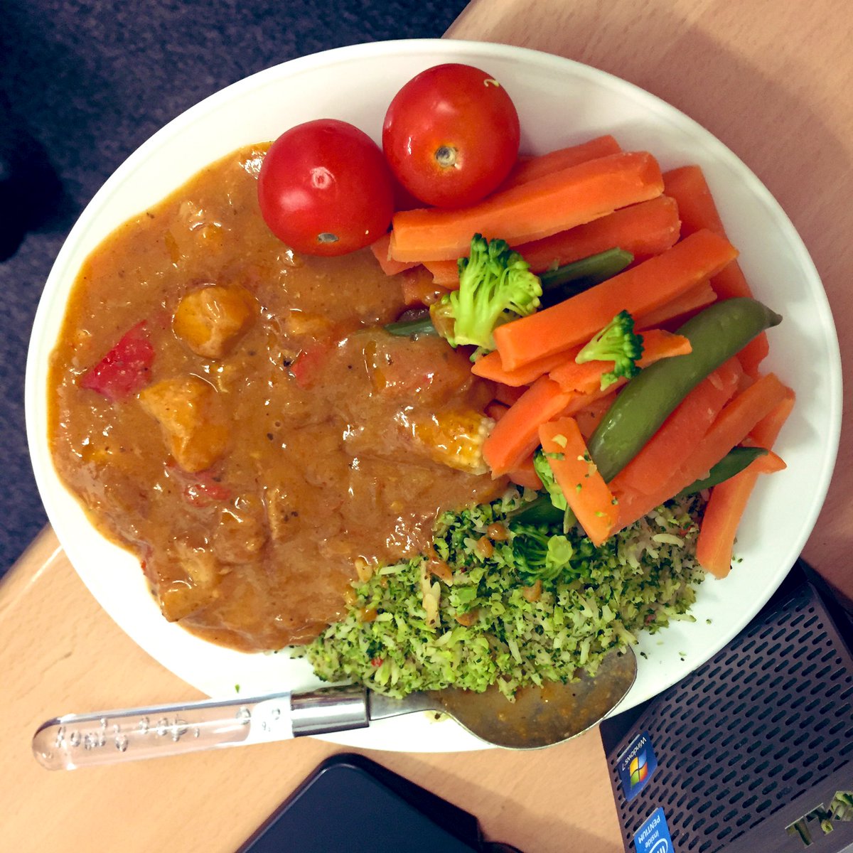 jenn87x's tweet photo. .@FeignedMischief  preparing a hearty lunch @JanePlanUK #goodhabits #veg https://t.co/5SA4mdnAU6