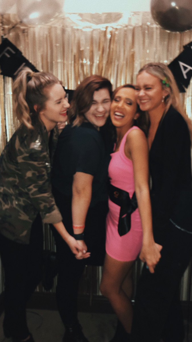 abbystanfordx's tweet photo. happy international women’s day to all my ladies out there! i feel so lucky to have such incredible women in my life who inspire me everyday. i know that the women in my life are going to change the world someday and i’m so proud to know all of you. #InternationalWomansDay https://t.co/wWxXVI04Ck