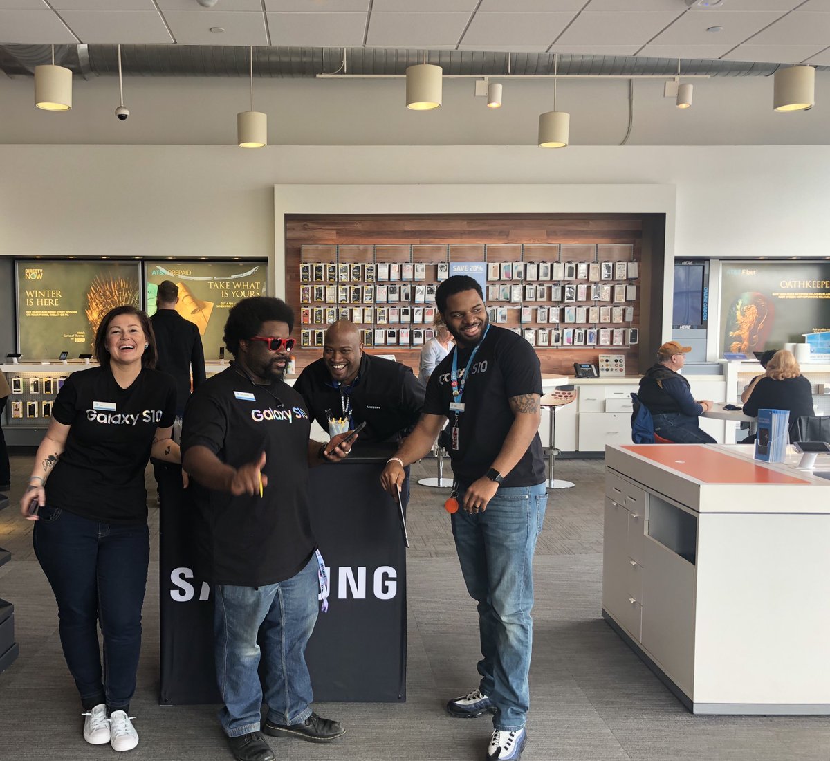 Brentwood is fired up for the Samsung S10 🔥#KAMO #TeamWinn #SamsungGalaxyS10 <a href="/gwwinn6/">Gary Winn</a> <a href="/woolverton_b/">Brian Woolverton</a> <a href="/alysonwoodard/">Alyson Woodard</a>