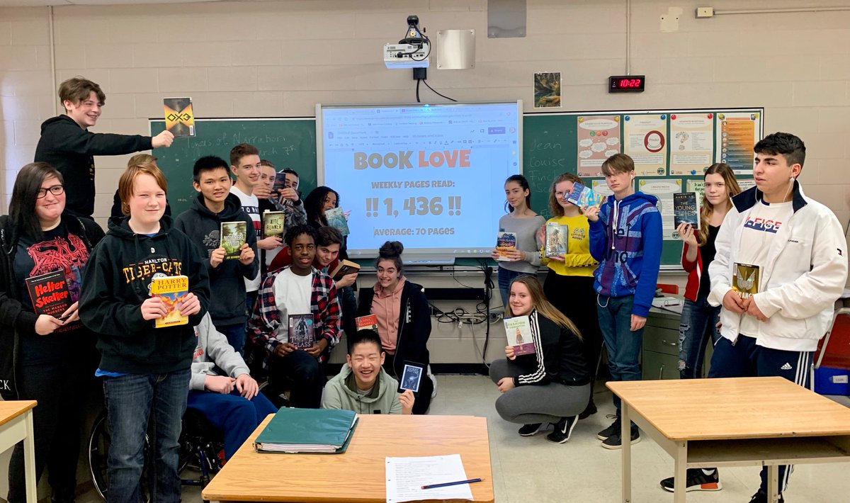 Kristindanielle's tweet photo. 💚📚🤓 #westlanereads #booklove #1436pages #spartacular #ENG1D 
@spartannation_ https://t.co/kwRLQ4mbKX