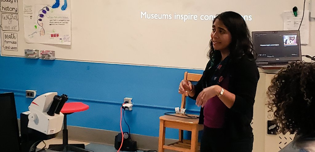 Amazing STEM professionals talk with students at Roxborough HS about their careers. Jayatri Das, Franklin Institute and Dara Whalen, Fox Chase Cancer Center.
<a href="/STEMcityPHL/">STEMcityPHL</a>  @JayatriDas 
<a href="/isp_lab/">Immersion Science</a>  <a href="/1199CTraining/">1199C Training Fund</a>