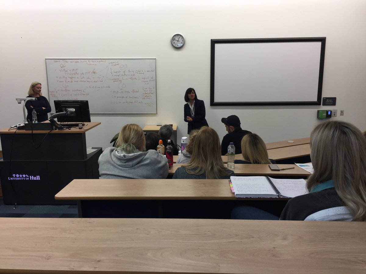 hullalumni's tweet photo. We’re very excited to be welcoming Marcella Goligher onto campus for an #InspiredInHull today. After a tour of the campus she met some of our Criminology students for a chat about careers in the prison service. https://t.co/WdRi7NJzF4