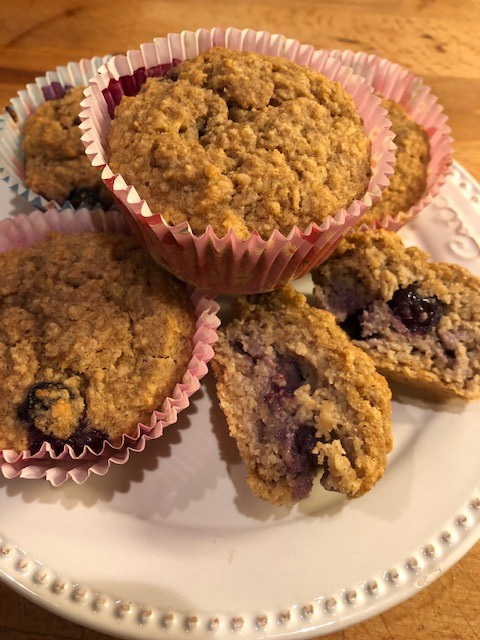 _ZoSamen's tweet photo. Wil jij ook gezonde hapjes leren maken van Jacqueline van den Barselaar  van @OZoGezond? Kom naar de workshop op 22 maart, speciaal voor vrijwilligers en mantelzorgers in Zoetermeer. De workshop is onderdeel van de #Vrijwilligersacademie. Info &amp; aanmelden: https://t.co/VwCkqOLXSD https://t.co/fMMnp9is7o