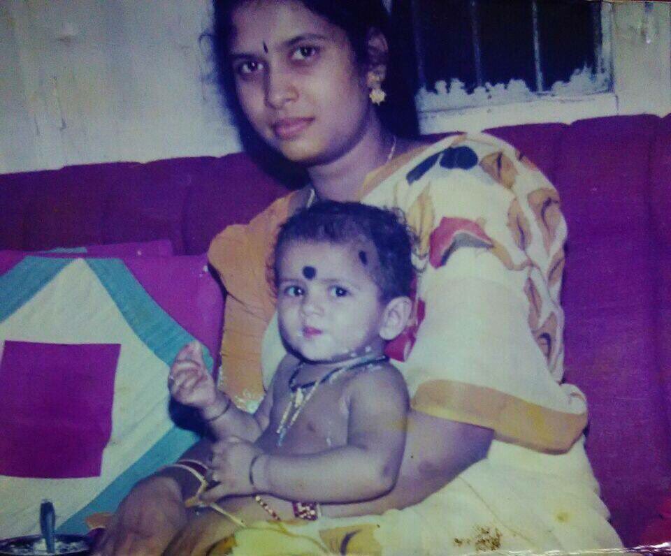 naveeeennnn's tweet photo. @OleevOil @india4contests @Contest_in @ContestsInIndia My mom (@harini_23) is the wonder women who uninterruptedly power up’s my life, She always helps me whenever I’m in need, as genes pass im like my mom who never rejects if someone asks for help. ❤️
#BeyondTheKitchen @OleevOil https://t.co/MZ2NyPtudK
