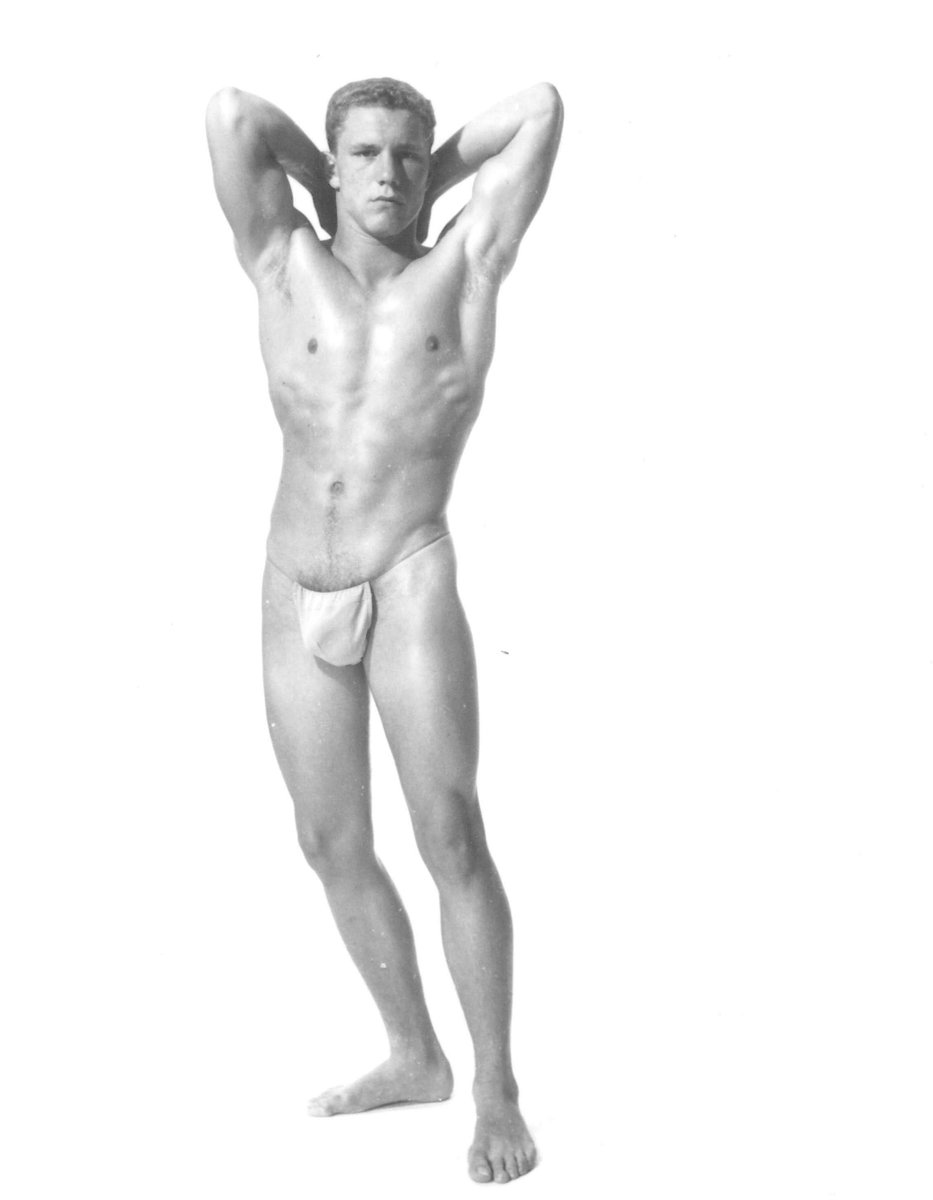 creatureblackl1's tweet photo. Ed Stevens [Photos by Pat Milo] Los Angeles, 1964 #edstevens #patmilo #vintagemen #gaymen #vintagegay #nakedmen #nakedgay https://t.co/NY7dM52Ku4