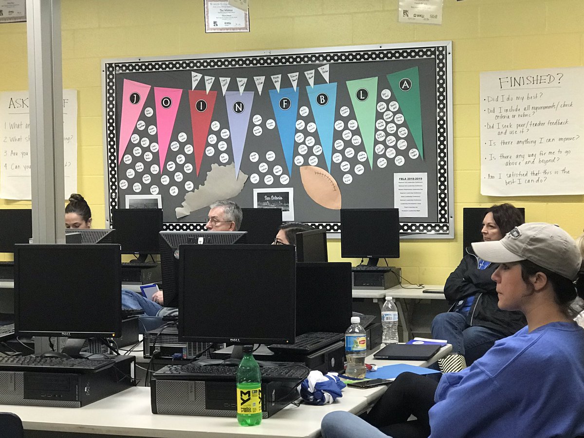 Kwhitney1971's tweet photo. Great things are happening in Simpson County!  Teachers are participating in the Wildcat Summit.
#fswildcatsummit https://t.co/SdvRsUFIAH