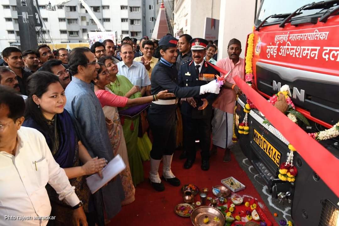 amitcaresforyou's tweet photo. Shivsena President Uddhav Saheb launched
BMC’s project of making 22,774 toilet seats across #Mumbai also the design for proposed Marathi Theatre Museum to be made at Birla Sabhagriha,Marine Drive.
& Inaugurated #MumbaiFireBrigade #IntegratedCommand&Control System
@AUThackeray https://t.co/8muNwhwqwr