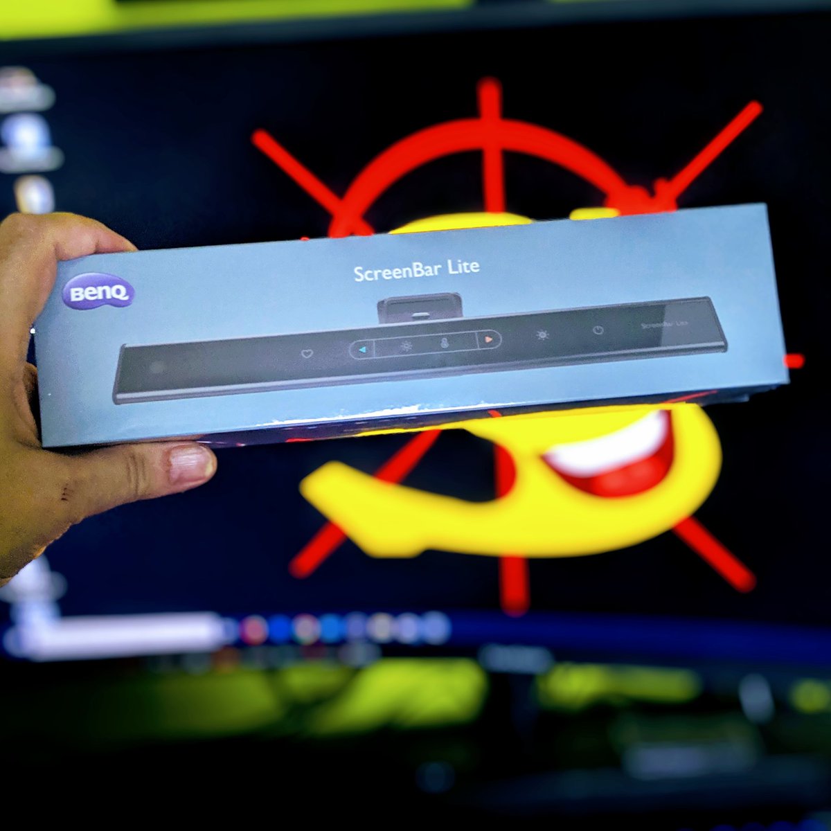 Sunfincol's tweet photo. Hey schaut euch Mal das Teil an, die neue Screenbar von BenQ https://t.co/WMP5xn3sSv