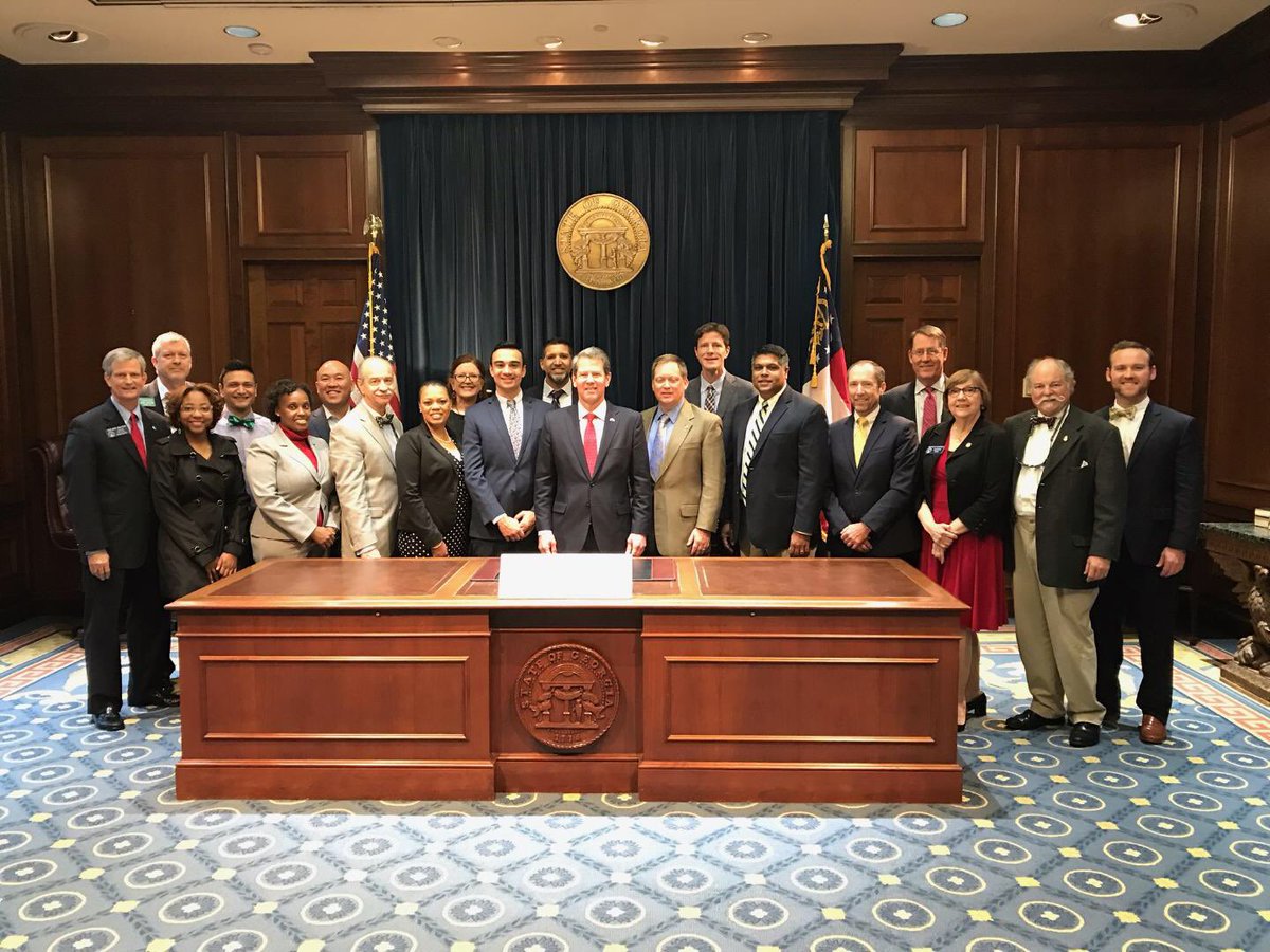 rabundoctor's tweet image. Always great to be at our State Capitol with our Georgia Physicians Leadership Academy (GPLA) class this past week. Thanks to Gov. Kemp and our physician State Senators for making it so worthwhile.