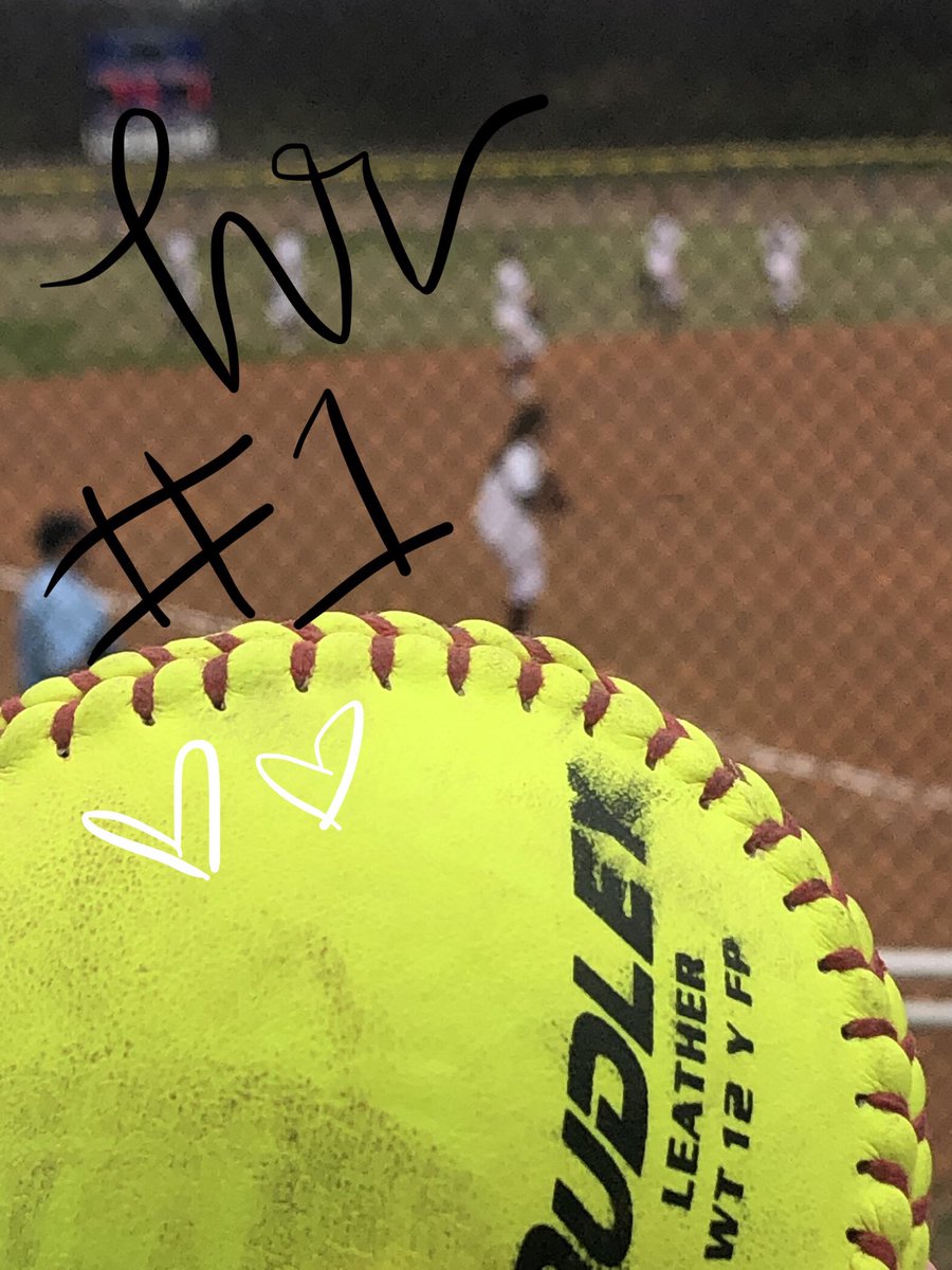 sam_newton_'s tweet photo. my sister is a beasstttt!! #dingerszn https://t.co/5nQS1zNh1A