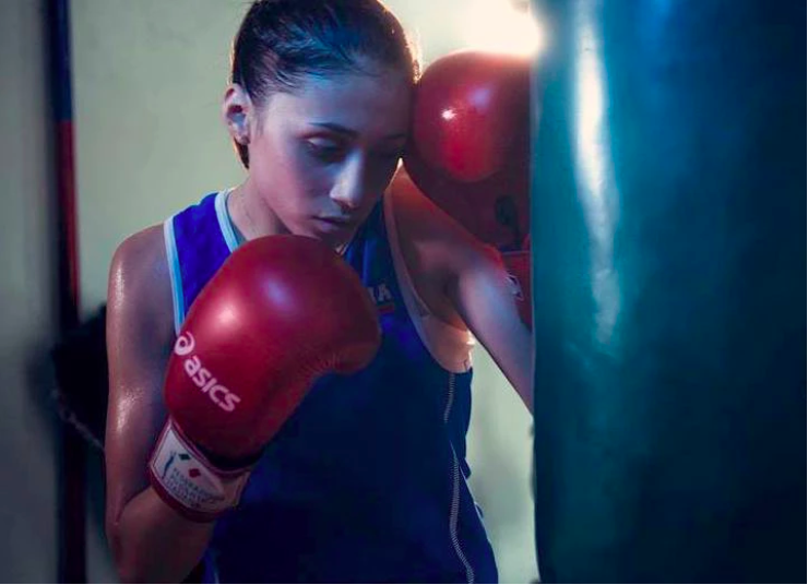 infoindyca's tweet photo. #Determinazione #Grinta #Coraggio, prerogative di noi donne, in ogni campo, anche nel pugilato. (Irma Testa)

Butterfly - Il Film

#irmatesta #butterfly #pugilato #boxe #lottomarzo #indyca #festadelladonna #donne #8marzo #strongertogheter #SheInspiresMe

https://t.co/cIHOzjsG4l https://t.co/FUxpc3CuYx