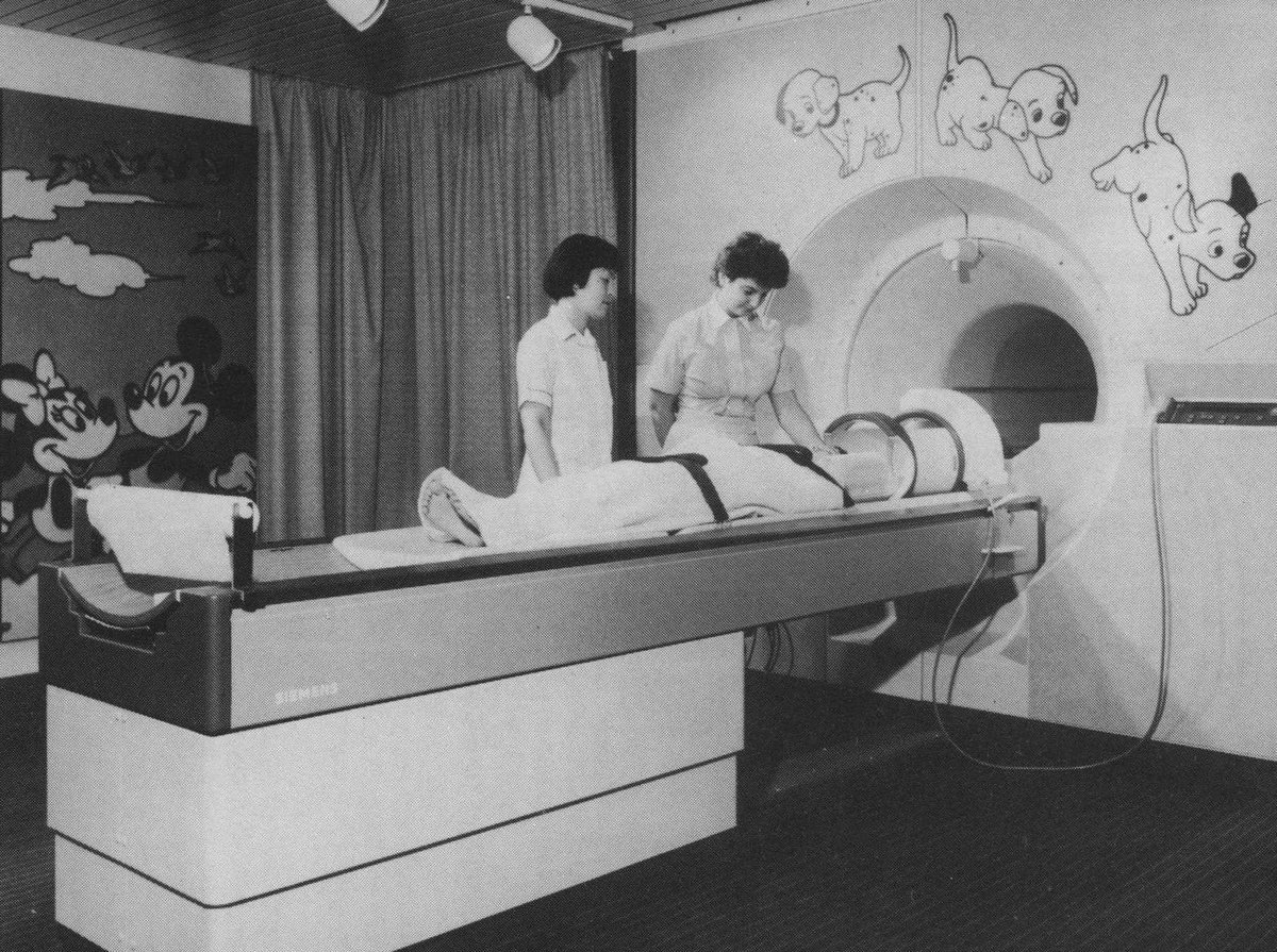 This #InternationalWomensDay, here's a few photos from the <a href="/GreatOrmondSt/">Great Ormond Street Hospital for Children</a> and <a href="/UCLchildhealth/">UCL Great Ormond Street Institute of Child Health</a> archive. By the 60s, women were taking on senior roles at GOSH and have provided life-changing treatment and led pioneering research at the hospital since
👩🏽‍🔬👩🏼👩🏿‍🏫 #FascinatingFridayFact