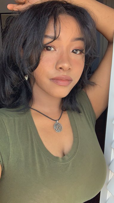 Watch UniqueSora's leaked NSFW photo on TwXstars