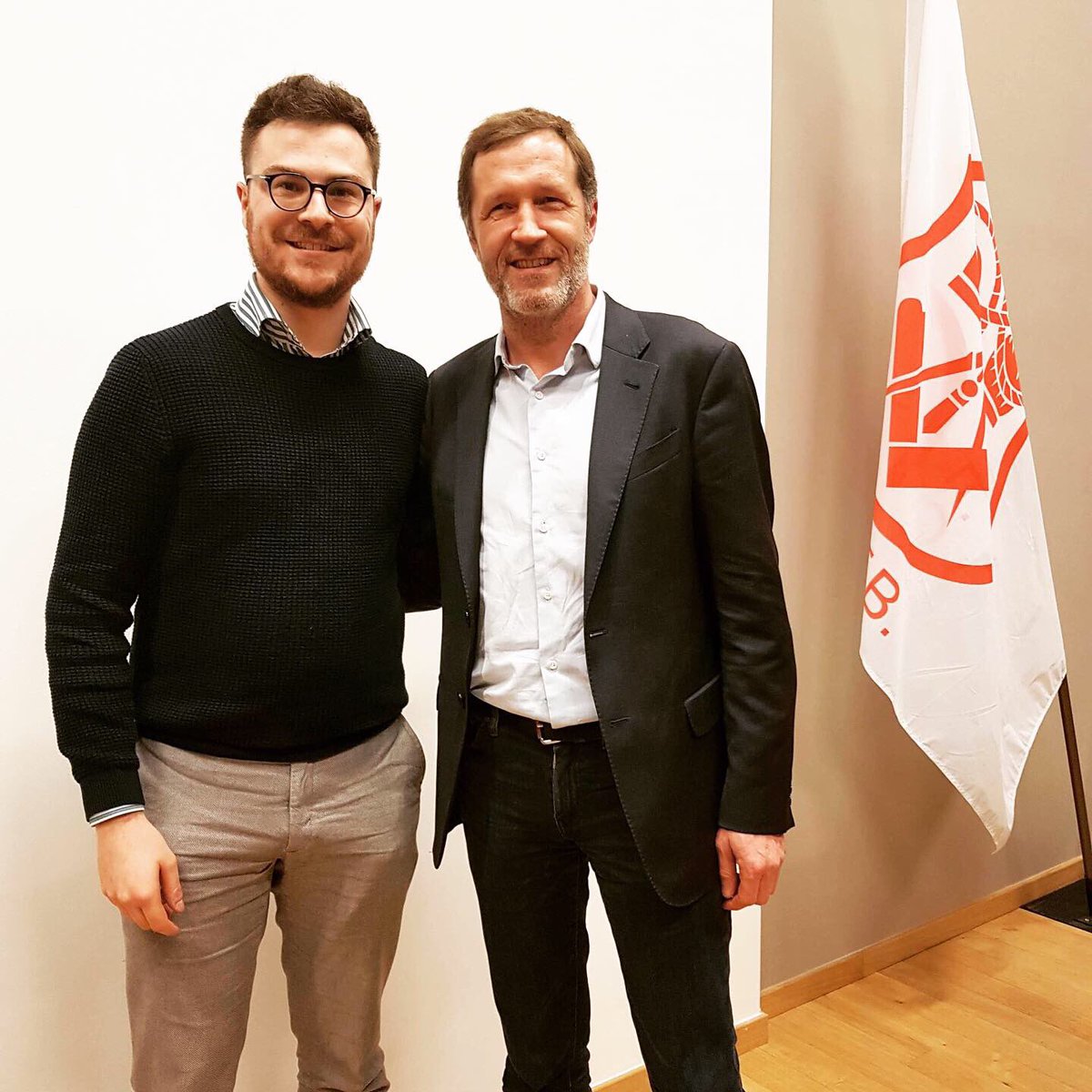 Gautwery's tweet photo. Avec @PaulMagnette et @CourardPhilippe au Congrès du #PSLux, hier soir à Libramont, où nous avons validé à l’unanimité les listes pour les #Régionales et #Fédérales du #26mai prochain 😃✊

#TousEnsemble @PSofficiel 🔴🗳 https://t.co/JdZgqax9y2