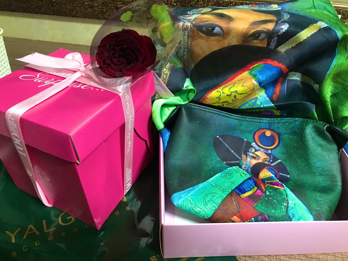 Баярлалаа..ккк үнэн мэдрэмжтэй бэлэг байна шүү 🤗 
#yalguun_brand♥️
#goo_brand💖