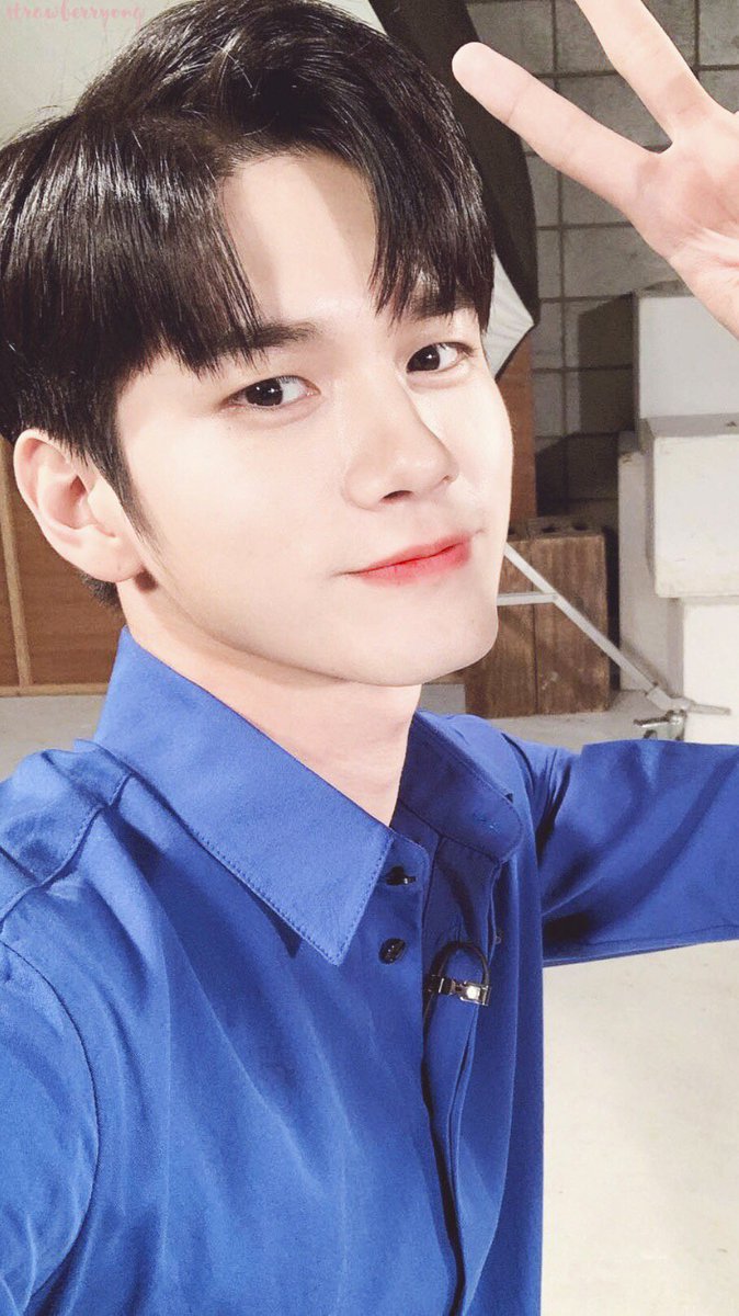 strawberryong_'s tweet photo. 사랑해 ㅠㅠ ❤❤
#옹성우 
 #ONGSEONGWU https://t.co/zOiUKHaqF8
