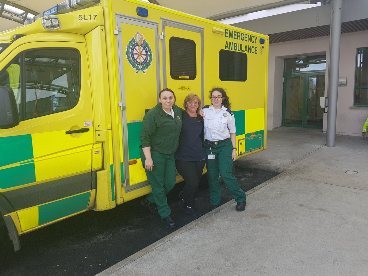 Happy International Women's Day '19 especially to all the amazing women working in the National Ambulance Service. <a href="/AmbulanceNAS/">National Ambulance Service 🇮🇪🚑</a> #IWD2019
@NasDirector <a href="/PeopleofHSE/">People of HSE</a> #InternationalWomensDay m.facebook.com/story.php?stor…