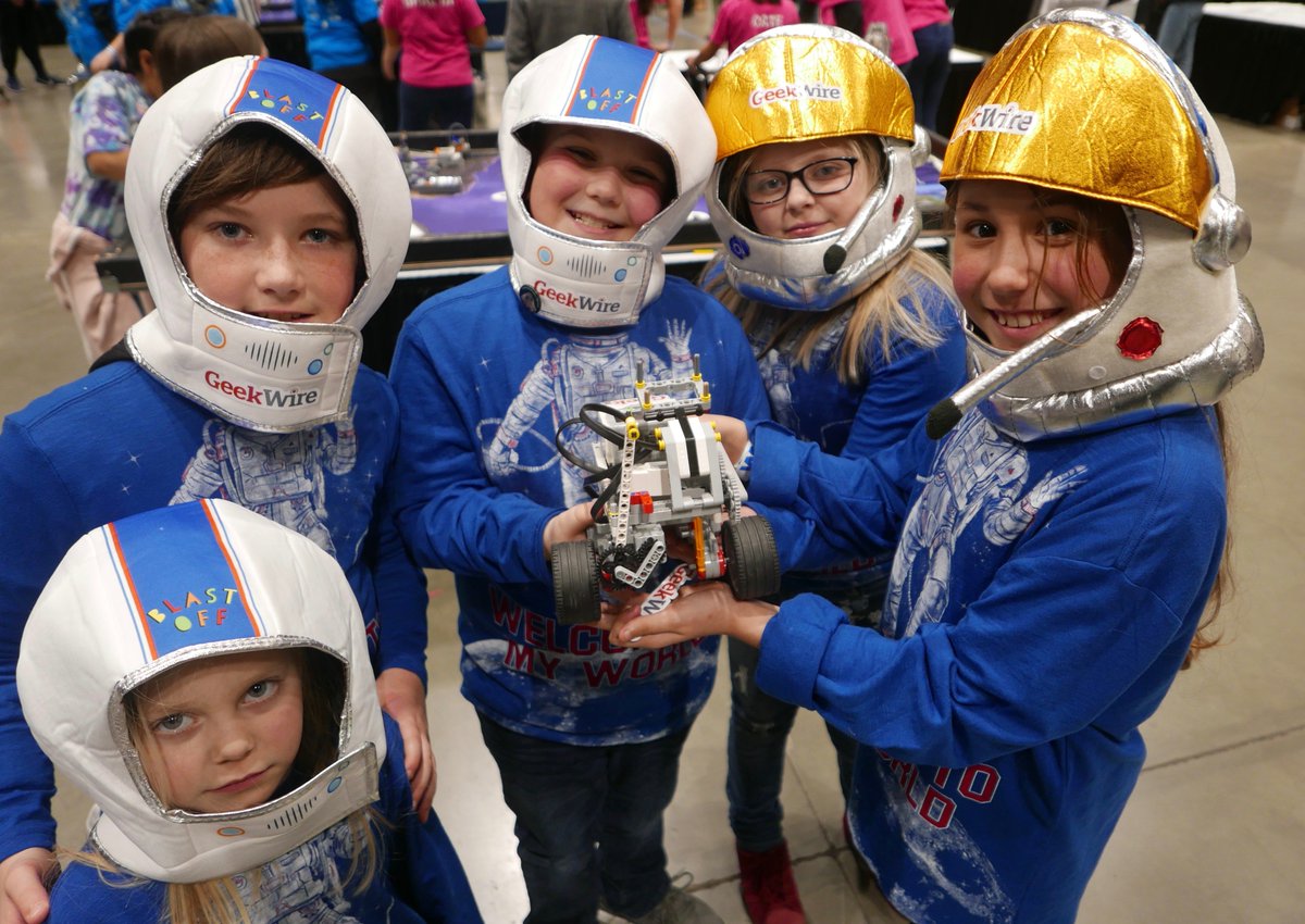 kslosh's tweet photo. In first GeekWire Robotics Cup, school kids engineer a spirited and inspiring competition | #GWBash @first_wa https://t.co/P1KBzJgNJT https://t.co/rqsPWvXS6p