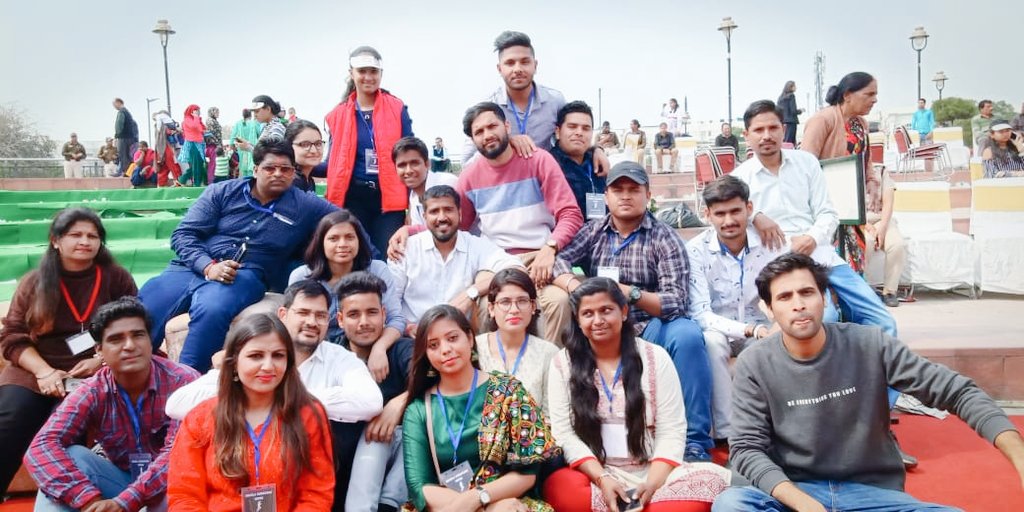 Shikha02694023's tweet image. Respect yourself enough to away  from anything that no longer serves you,
 grows you and makes you happy...
Happy women's day.😊