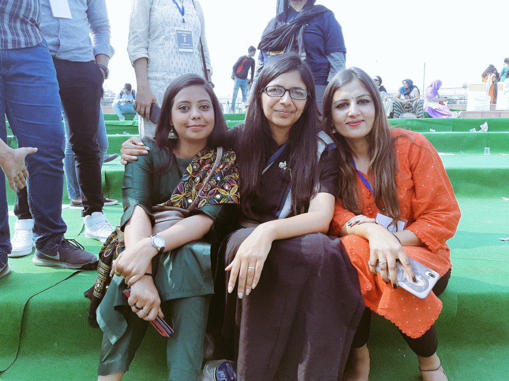 Shikha02694023's tweet image. Respect yourself enough to away  from anything that no longer serves you,
 grows you and makes you happy...
Happy women's day.😊