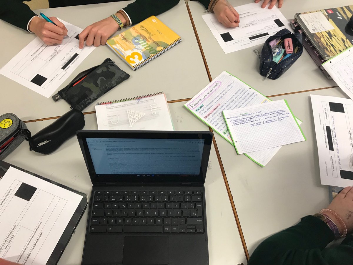 dchicapardo's tweet photo. Aplicamos #ComparaContrasta en #Latín para trabajar los elementos de la educación en Roma. Acabamos con una exposición oral ante el grupo @sergmata1 @manueljesusF @cepaxarquia @juanfisicahr @ManoliFM @flipped_primary https://t.co/jwAX7gdWov