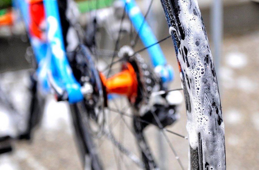 ridemgf's tweet photo. When you get off your bike at the Malibu GRANFONDO, you can hand your bike to the pros from the Mucoff Support Team so it's clean and ready for your next ride! 

@mucoff #rifemgf #hauteroute #gfns #cycling #bikelife  #cyclinglife #bikecleaner  #bikelife #bike #socal https://t.co/nfgIN6JCgr