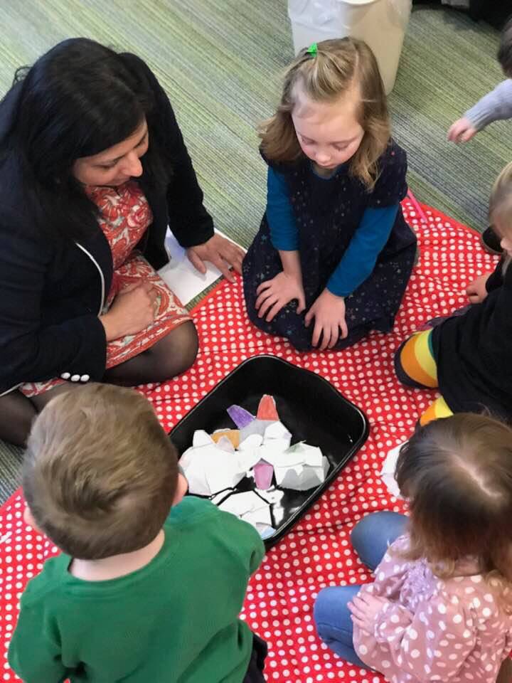 TheTECSchools's tweet photo. What joy to watch young #scientists watch in fascination as each petal of their flowers opened up! Thank you, Shrewsbury Community Playgroup for inviting us! Thereโs magic in simple #science.
#Worcester #Shrewsbury #ScienceForToddlers #PreschoolScoence #STEM https://t.co/Z4l9tsfwKf