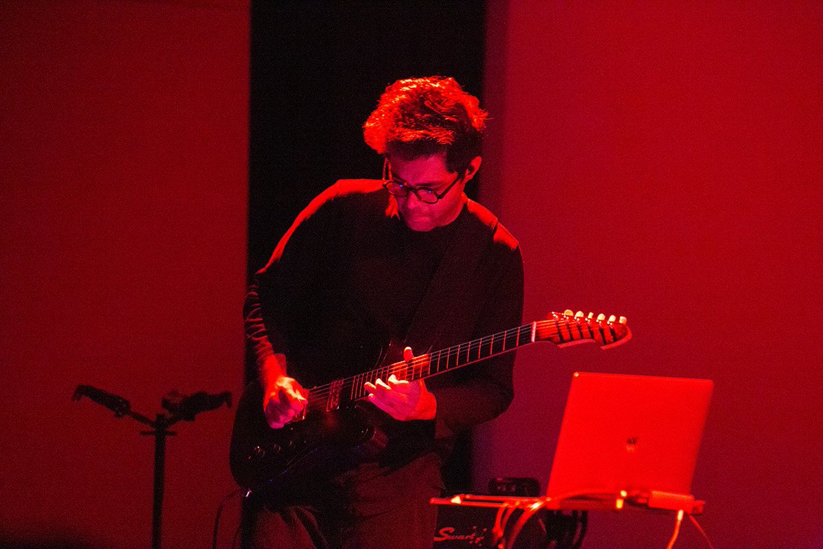 TheWarholMuseum's tweet photo. We welcomed composer, producer, and guitarist, @RafiqBhatia last night for his #warholSoundSeries performance with special guest WILLS. Photos by Sean Carroll. #Pittsburgh #music #LiveMusic #RafiqBhatia @SonLux #SonLux https://t.co/vhe93Hl3pC