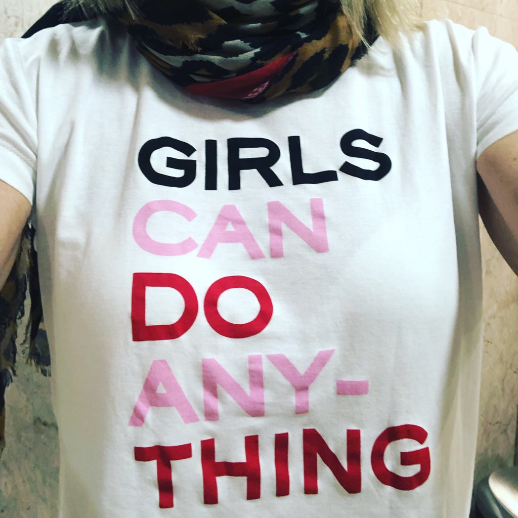 To all the fabulous girls, women and ladies out there - have a wonderful women’s day 💕 And let’s make every day women’s day!