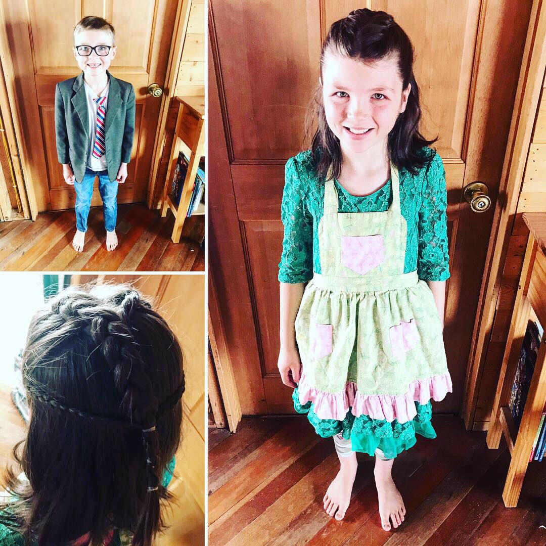 aftenbrook's tweet image. Hobbit Day

First breakfast:
handmade sausage patties, which Devin made from scratch!
And apple cherry griddle cakes. 
They’re so yummy

Kids dressed in their Hobbit best—barefoot as is tradition.

#HobbitDay #Hobbits #firstbreakfast #readerlove #readerslife #booklove #hobbithome