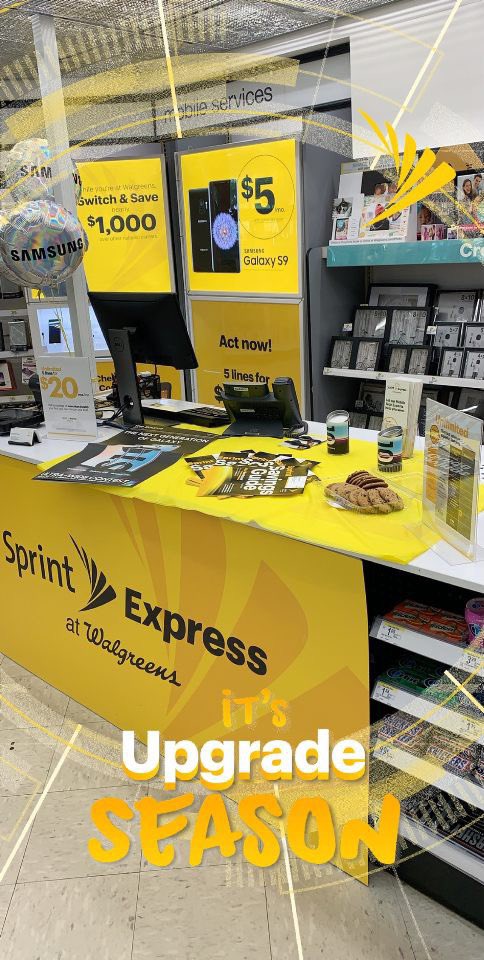 Samsung in the houseeeee 🔥🗣🐊👏🏽 Sprint Express inside of Walgreens! 😚😚🤩