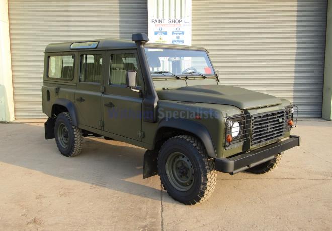 mod_sales's tweet photo. New stock arriving, sold stock going out and new stock listed!!!! #busyday #landrover #HEAVYMETAL #heavyhaulage #Kalmar #Defenderwolf #FridayFeeling https://t.co/F3B28Bva6h
