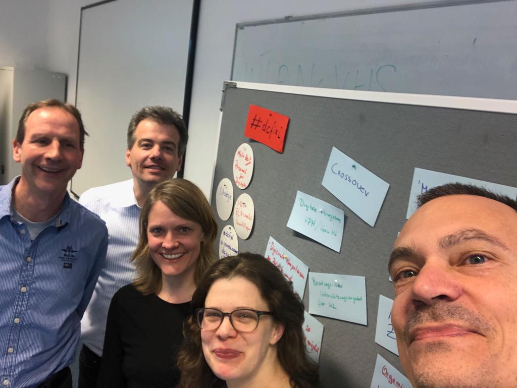 dcfixi's tweet image. Freitags um 17:40 ihr ist der #dcfixi noch kreativ und bastelt an gemeinsamen digitalen Strategien 🙂