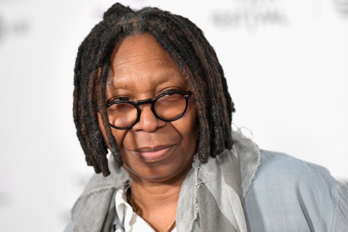 Whoopi Goldberg says she almost died from pneumonia and septic shock pge.sx/2EIxuNV