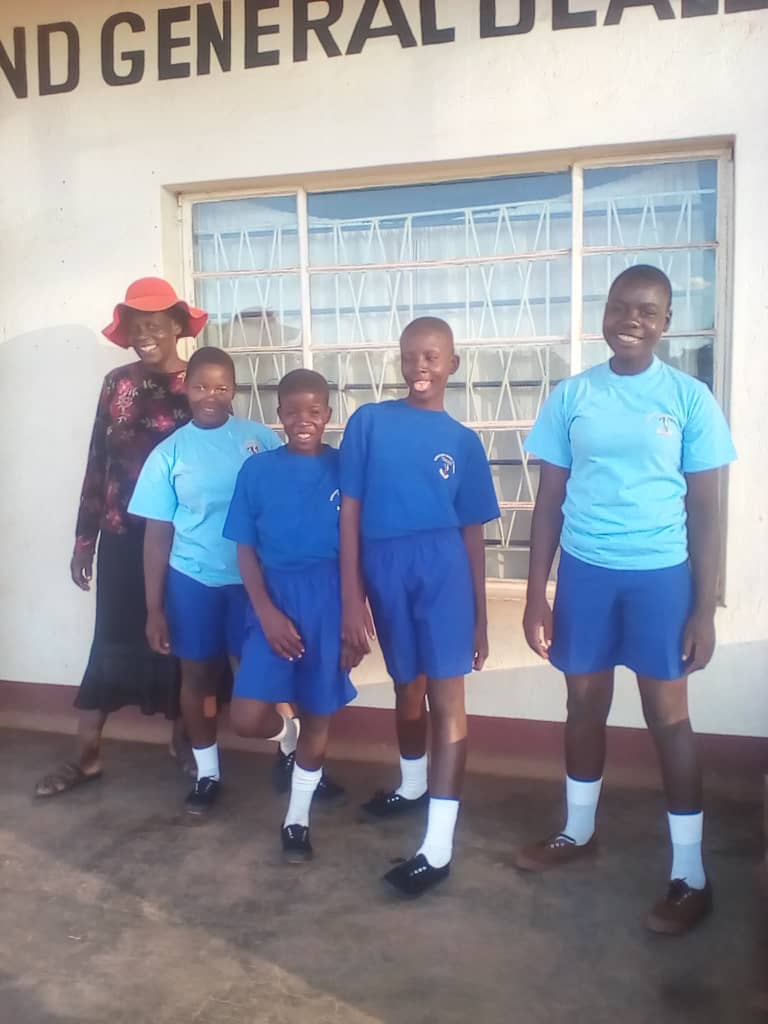 Chiwashira04's tweet image. Thanks for all you do to uplift the girl child, @MaiMagobeya ! &quot;The future is female and the future is young!&quot; #InternationalWomensDay #MTCFOUNDATION. @lucichiko @Sekemutema_ @vanyaradzayi